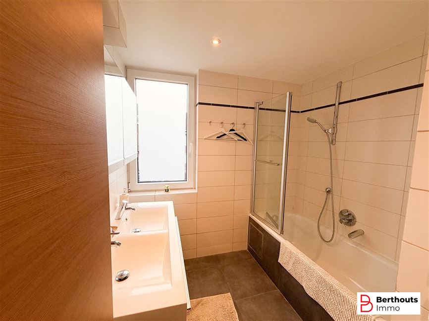 iNSTAPKLARE 3- GEVEL WONING MET GEZELLIGE TUIN