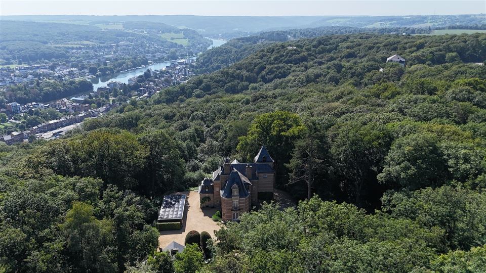 Bien exceptionnel à NAMUR (6 chambres)