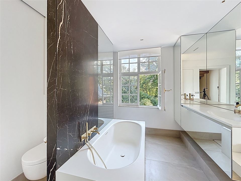 Bien exceptionnel à NAMUR (6 chambres)