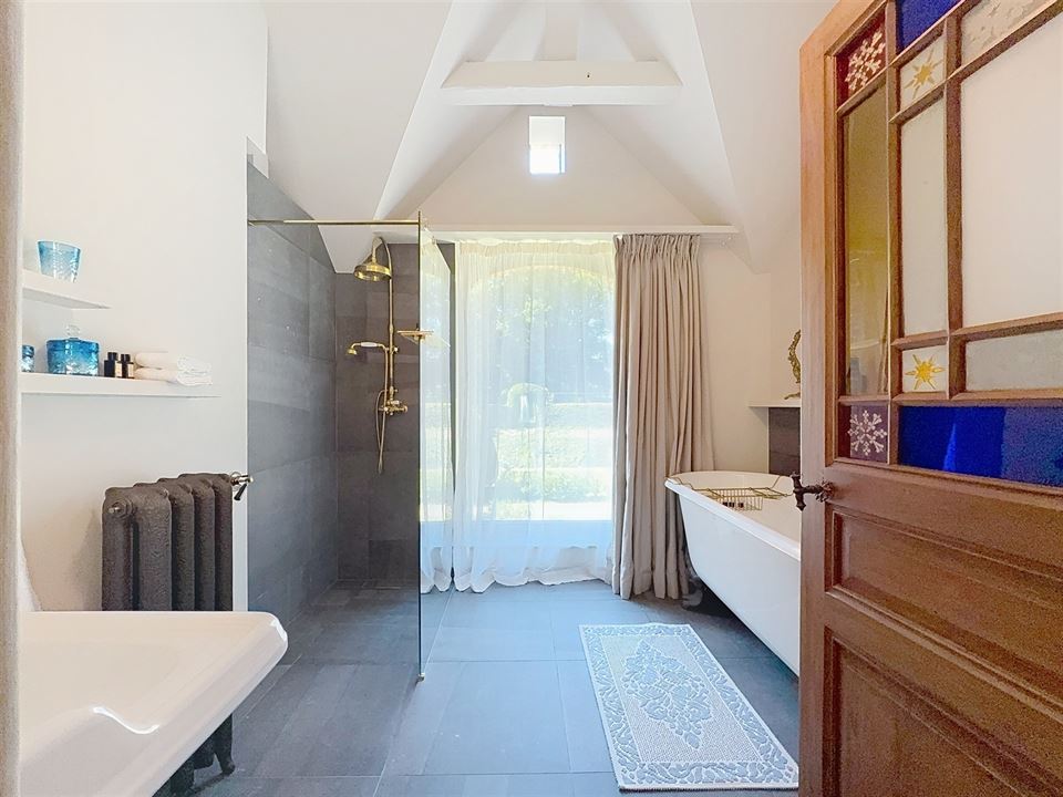 Bien exceptionnel à NAMUR (6 chambres)