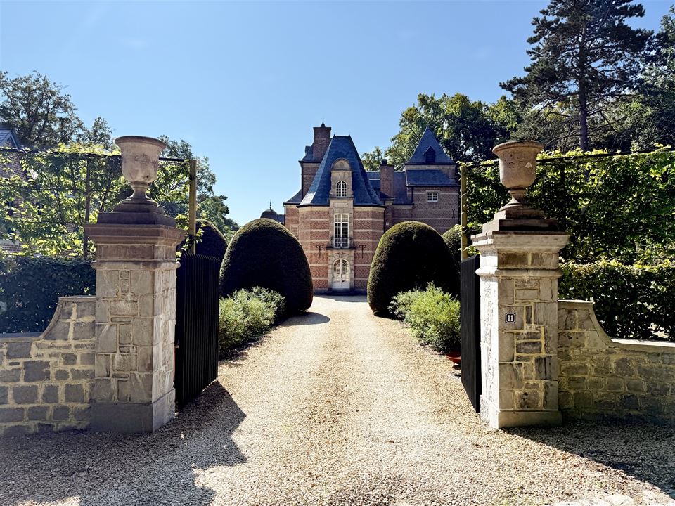 Bien exceptionnel à NAMUR (6 chambres)