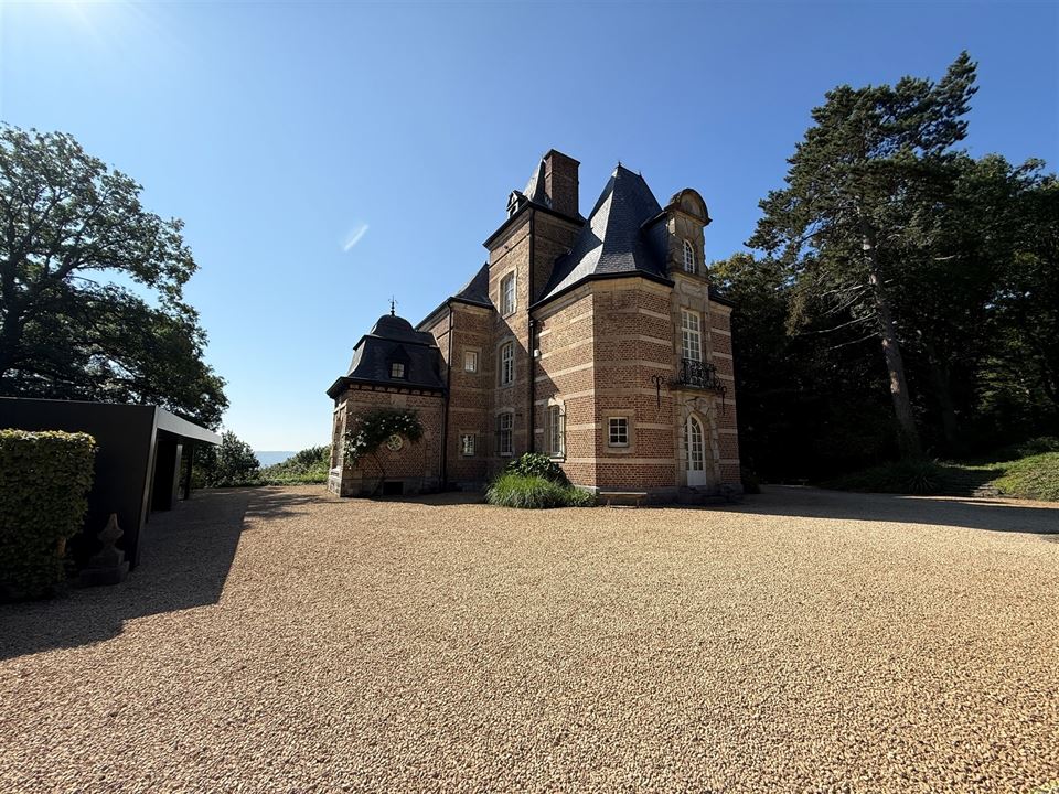 Bien exceptionnel à NAMUR (6 chambres)