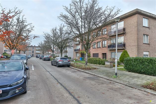 2slk appartement met garagebox in kleine residentie