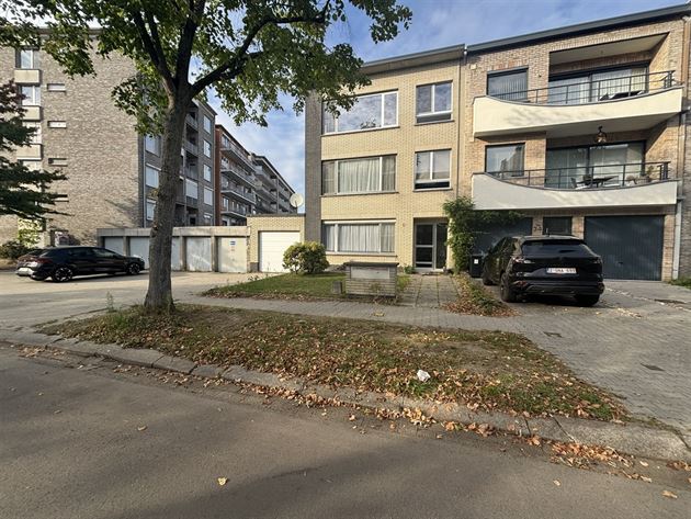3-slaapkamer appartement met ruime garagebox