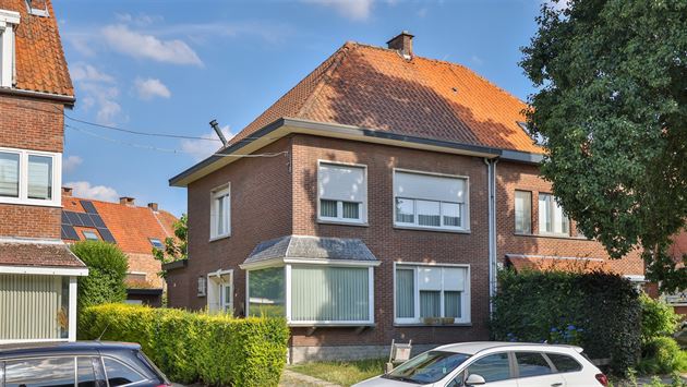 Ruime halfopen bebouwing in het centrum van Edegem