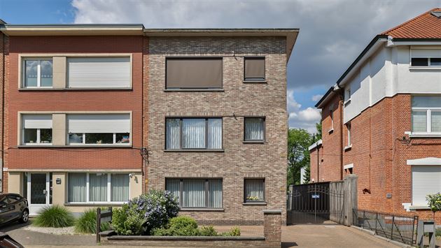 Instapklaar 2-slpk. appartement met garagebox