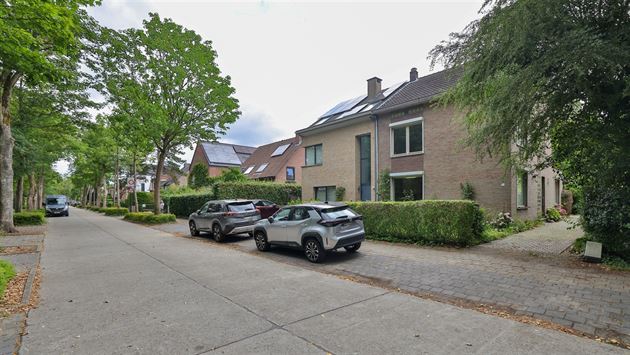 Op te frissen / te renoveren HOB op toplocatie Mortsel!