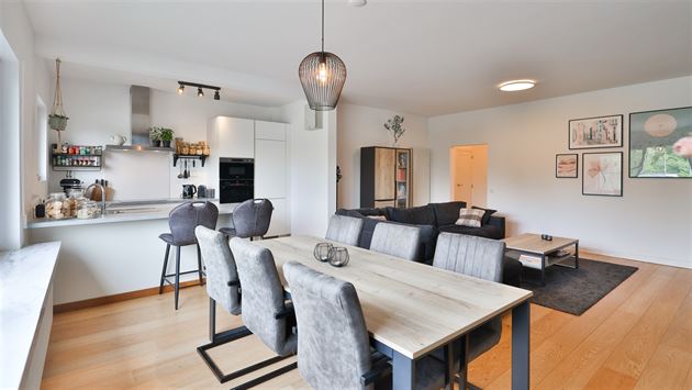 Gerenoveerd appartement met 2 ruime slaapkamers!