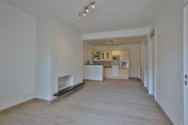 VERZORGDE STUDIO-APPARTEMENT met aparte slaapruimte