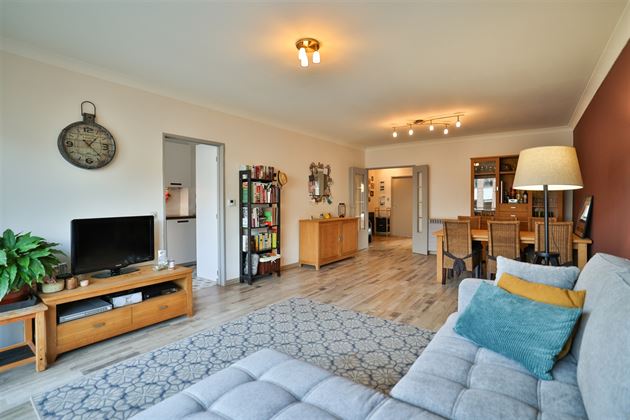 2-slpk. appartement op centrale ligging in Mortsel