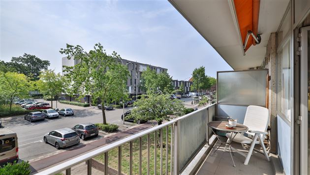 Appartement met twee slaapkamers en terras te koop