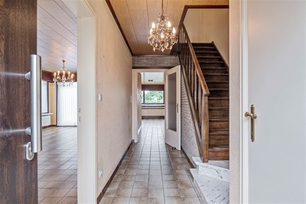 Solide woning met 3 slaapkamers op 584 m²