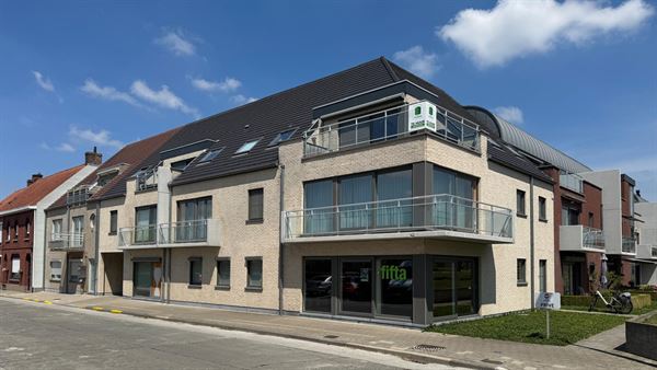 Ruim appartement met 2 slaapkamers en  garagebox