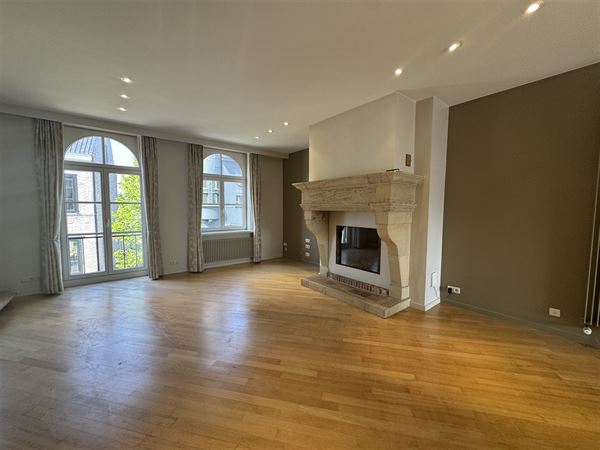 Ruim duplex appartement met 3 slaapkamers