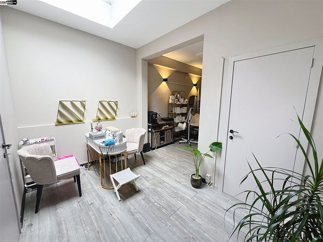 Commercial ground floor of 85m², not to be missed ! 
