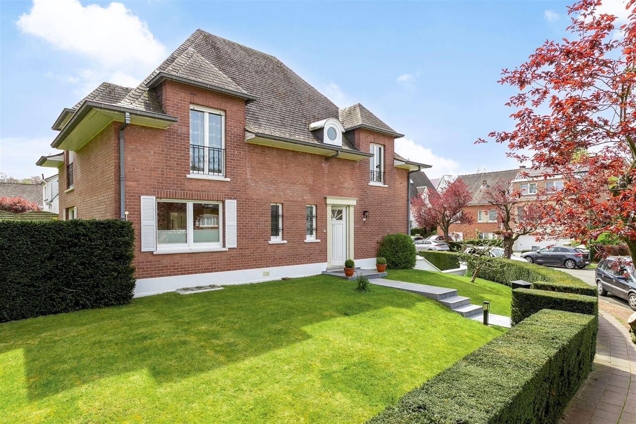 Prachtige villa dichtbij Dumonplein te WOLUWE