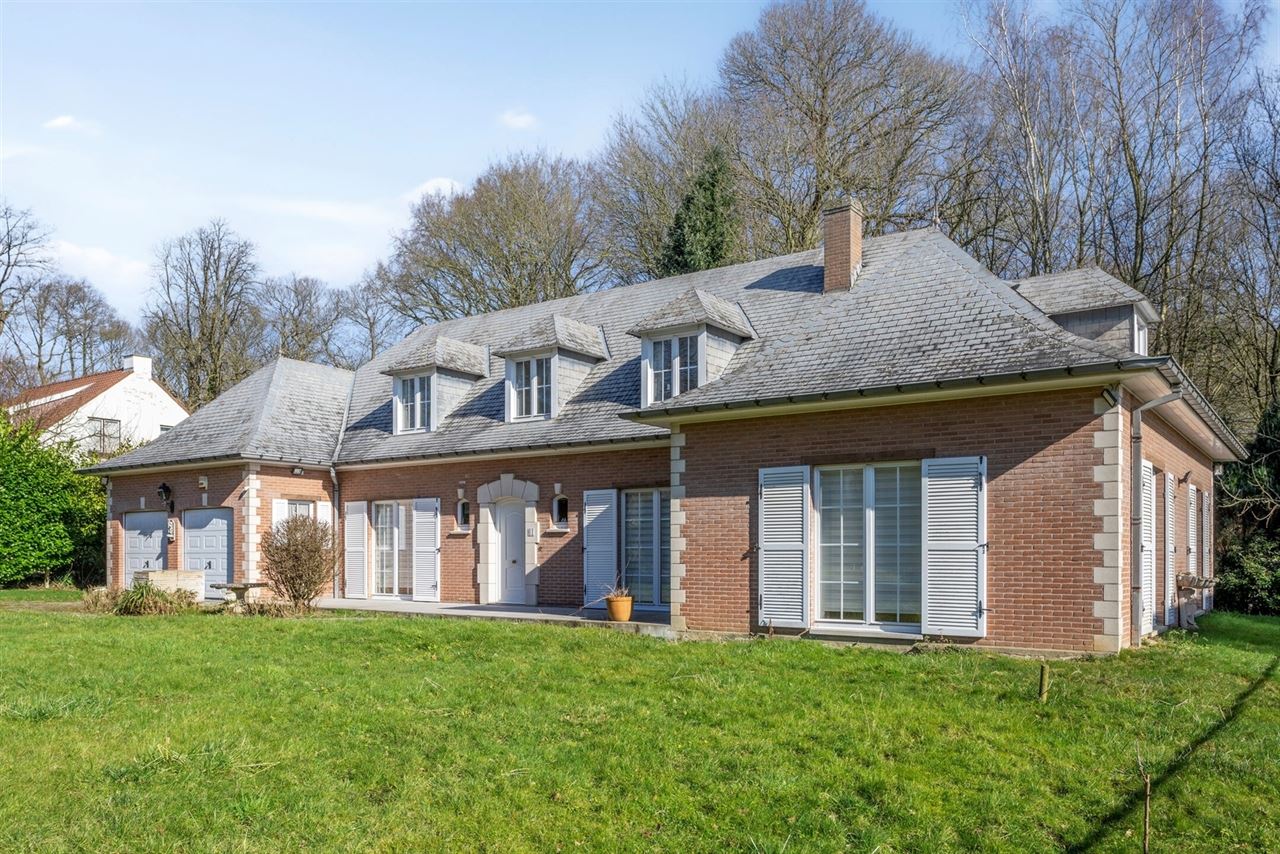 Charming villa in unique location in Marnix district