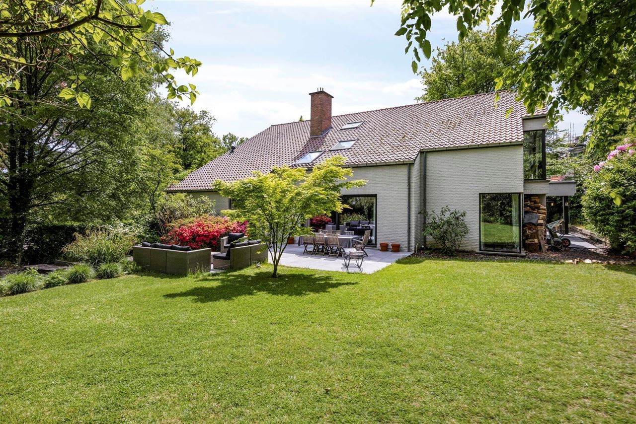 Magnificent renovated villa “coup de coeur” in residential neighborhood