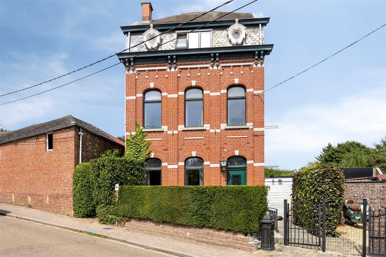 Prachtig gerenoveerde serristenwoning op prima locatie nabij centrum