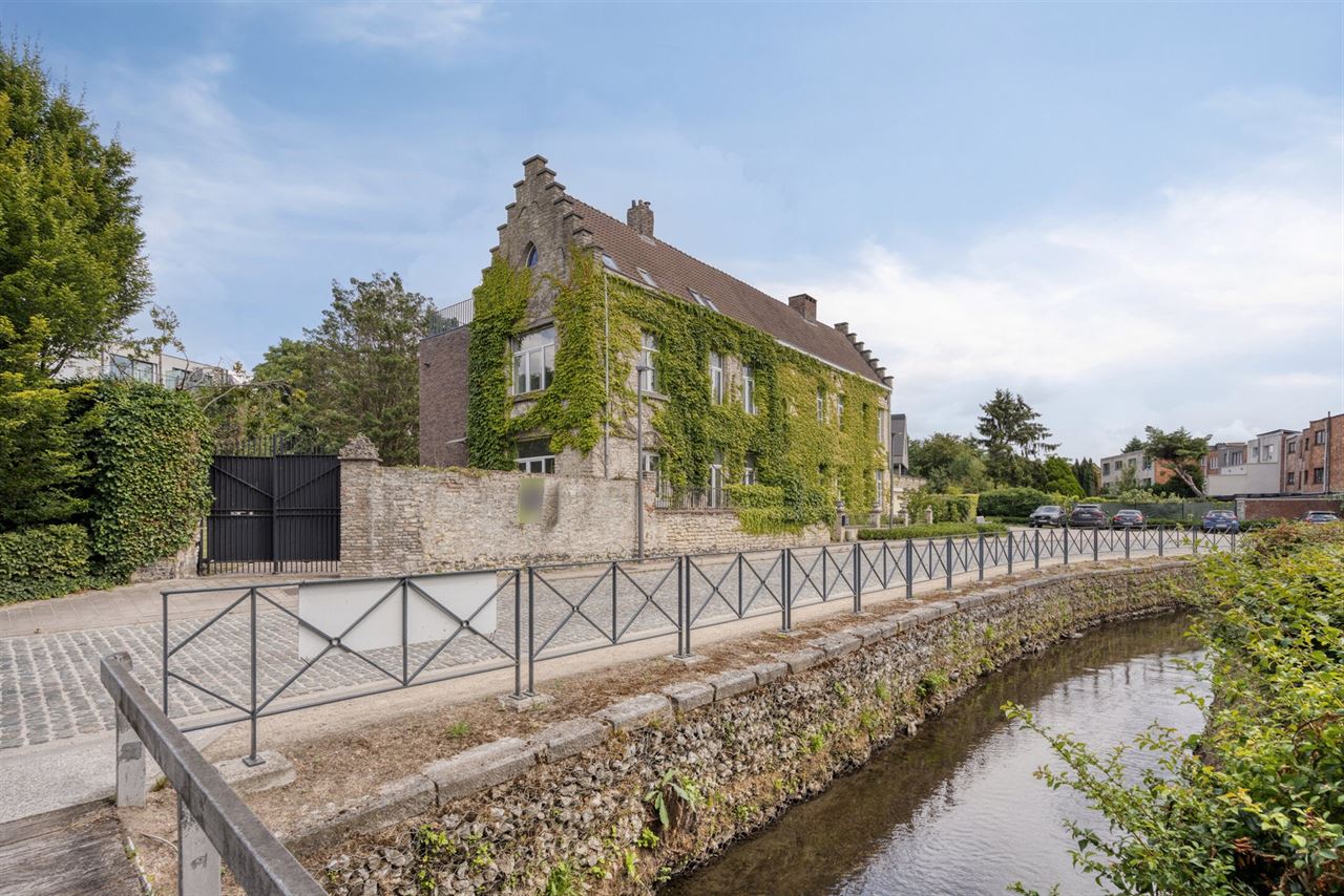 Prachtig gerenoveerde & charmante 3-gevel woning in centrum