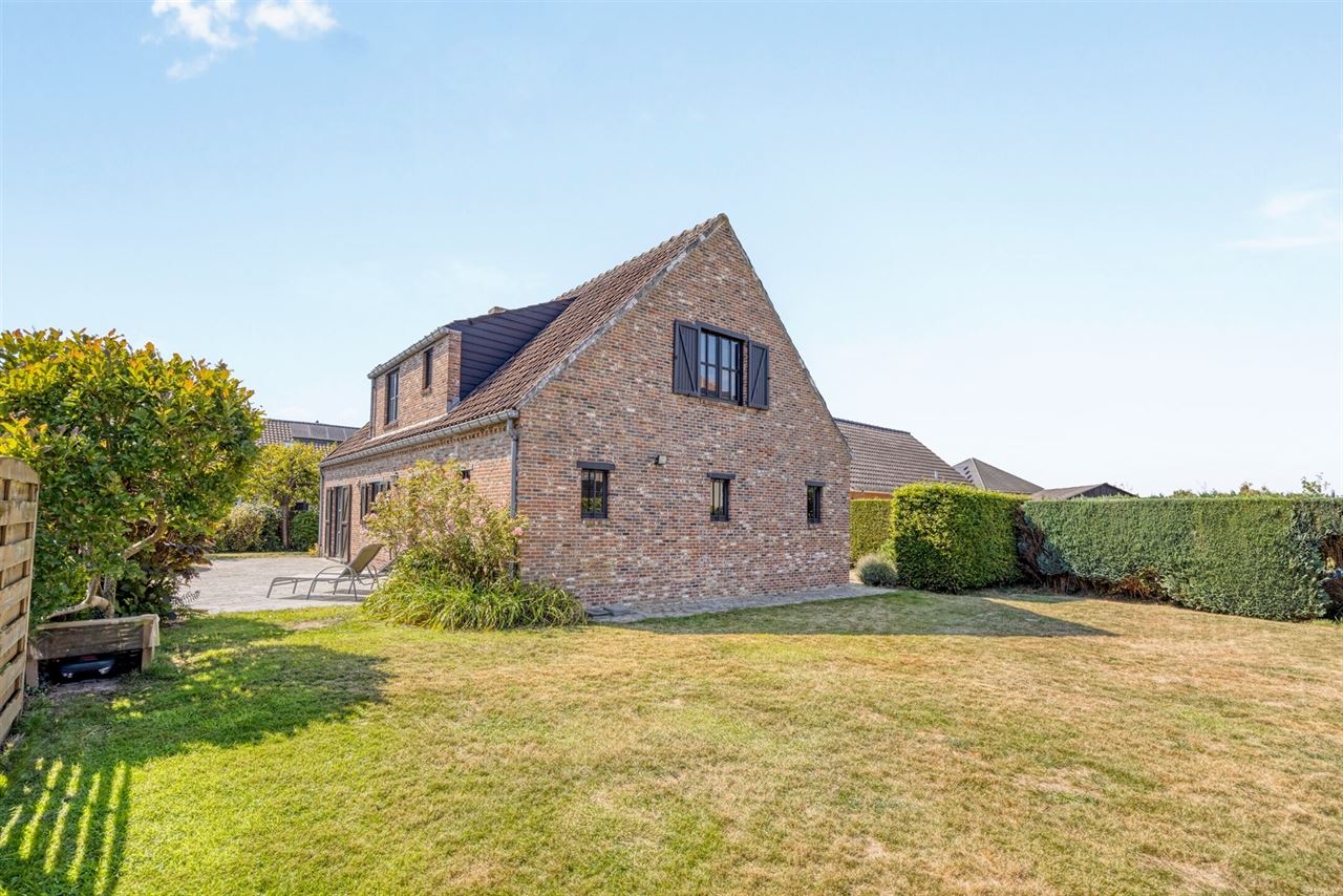 Authentieke villa nabij het centrum van Humbeek