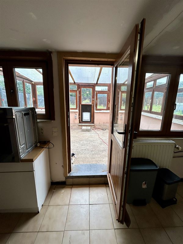 3 slaapkamer woning op 14a 10ca gelegen aan het einde van de woonwijk