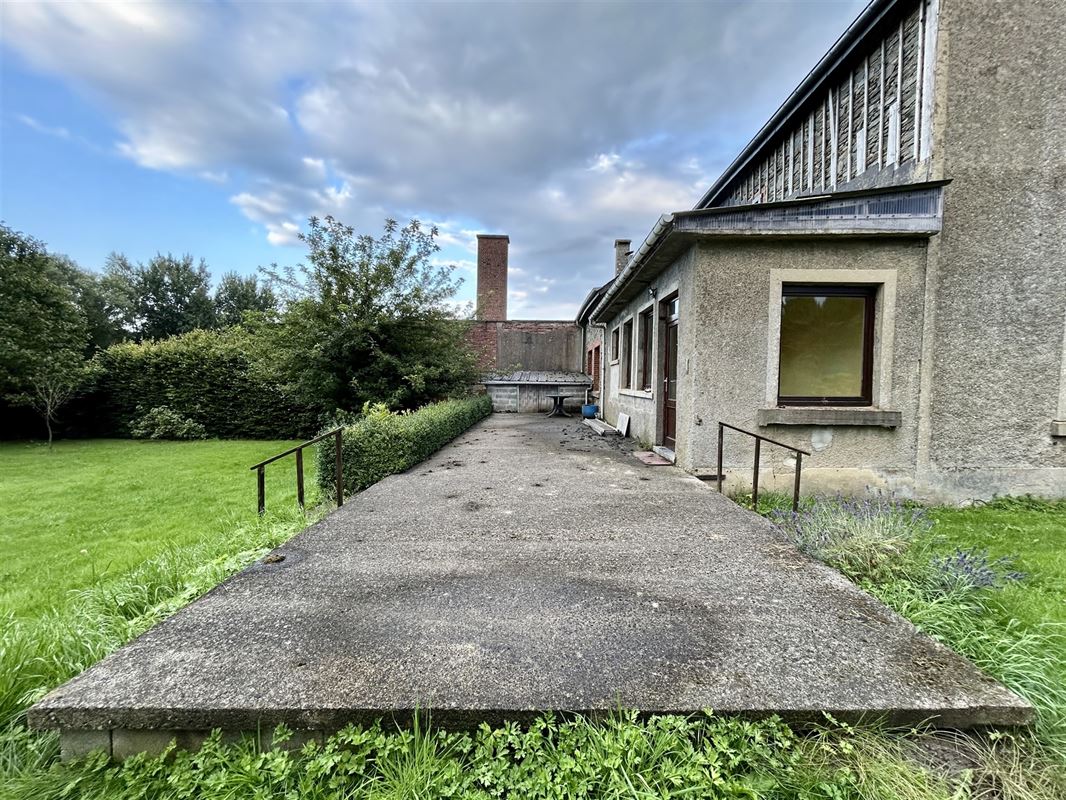 Maison 3 ch. ou + avec bel espace atelier sur 10a 40ca