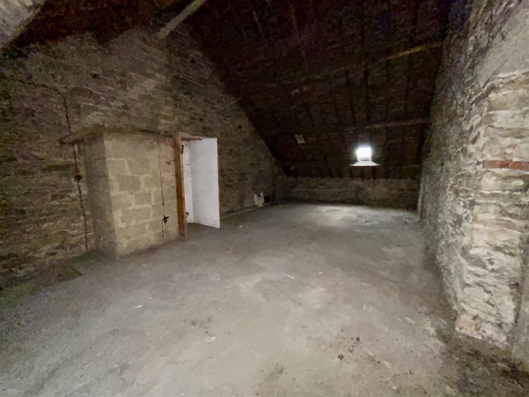 Maison 3 ch. ou + avec bel espace atelier sur 10a 40ca