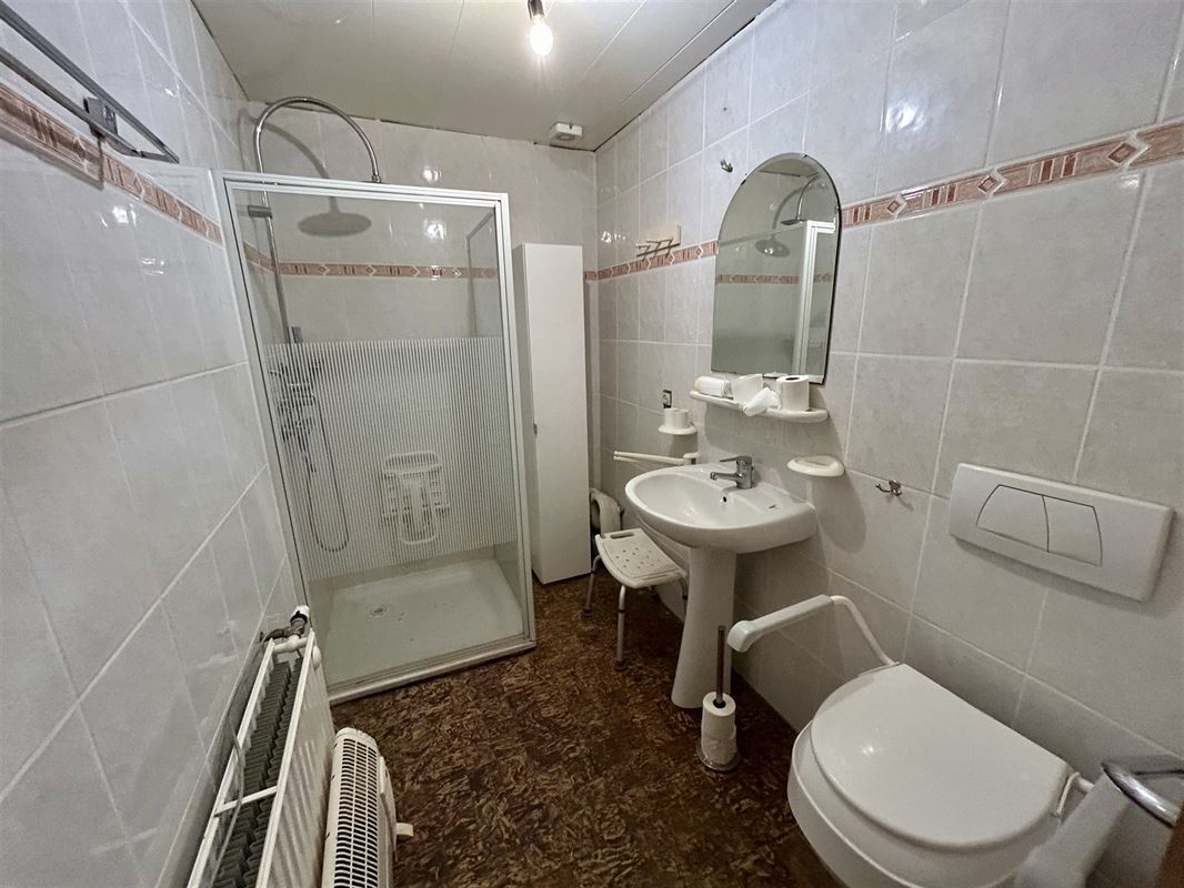 Maison 3 ch. ou + avec bel espace atelier sur 10a 40ca