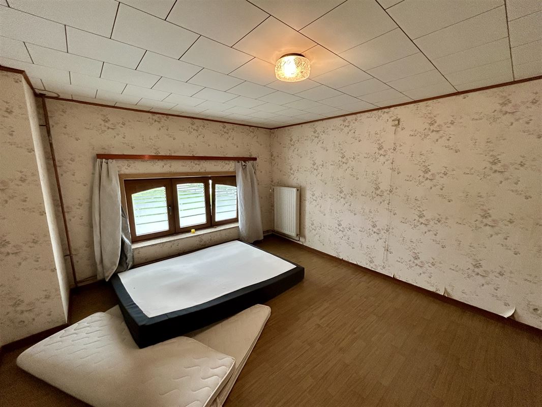 3 slaapkamer woning op 14a 10ca gelegen aan het einde van de woonwijk