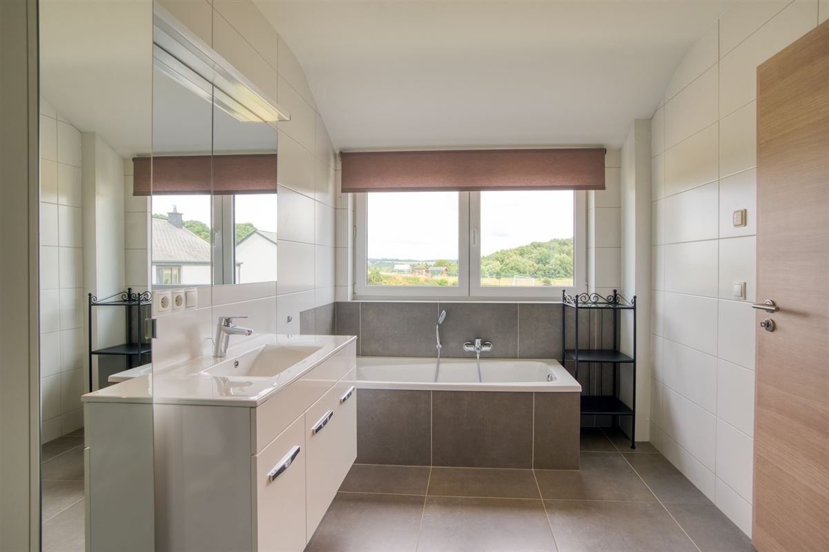Très belle villa, 4 à 5 ch., 10a 65ca