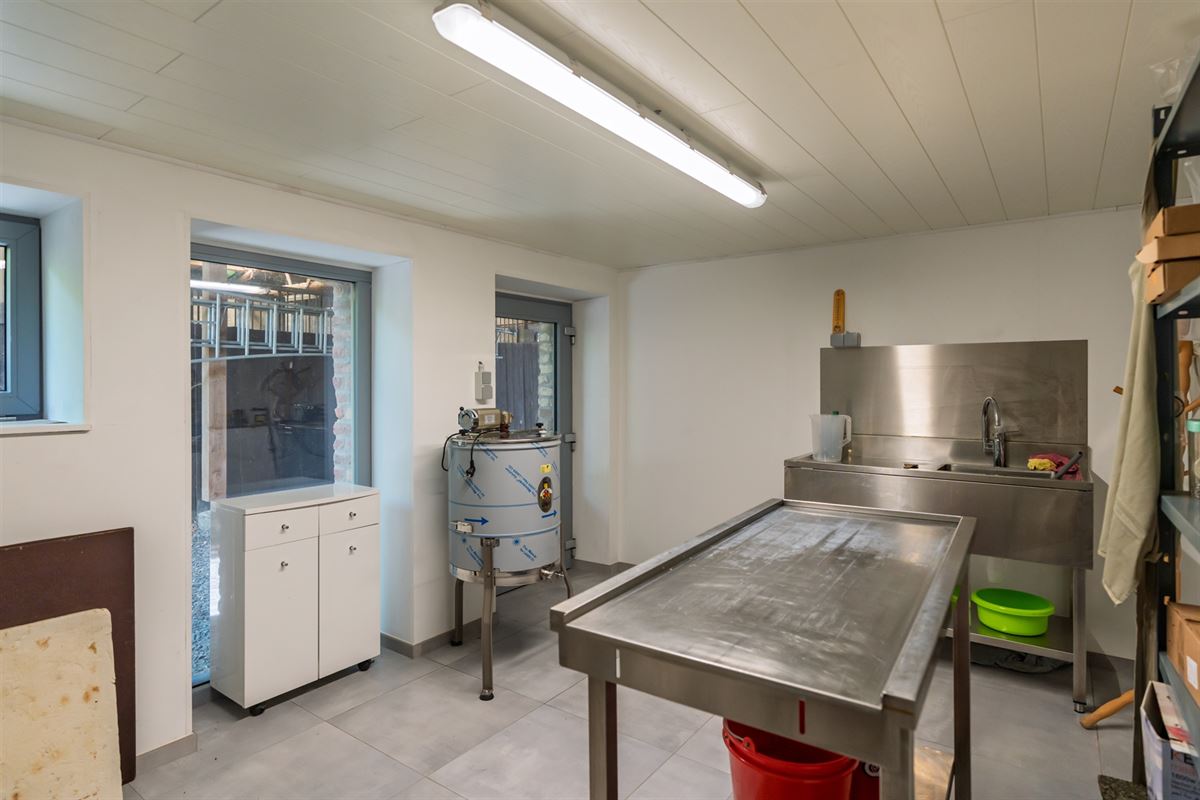 Fermette rénovée sur +- 36a ou + (poss. 5ha 40a)
