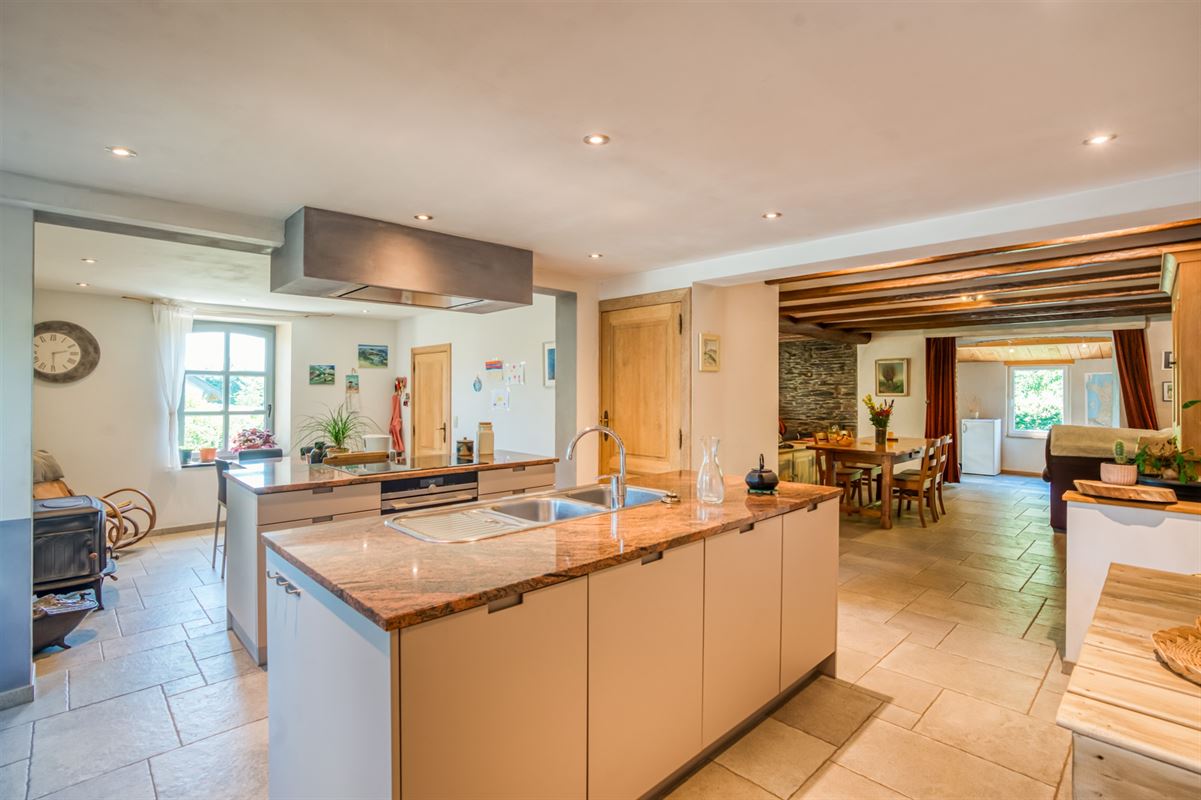 Fermette rénovée sur +- 36a ou + (poss. 5ha 40a)
