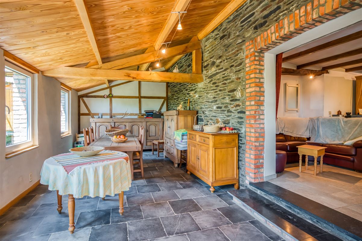 Fermette rénovée sur +- 36a ou + (poss. 5ha 40a)