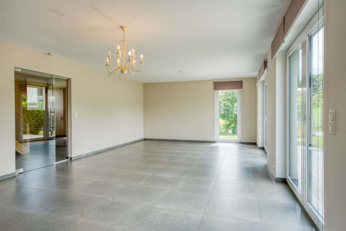 Très belle villa, 4 à 5 ch., 10a 65ca