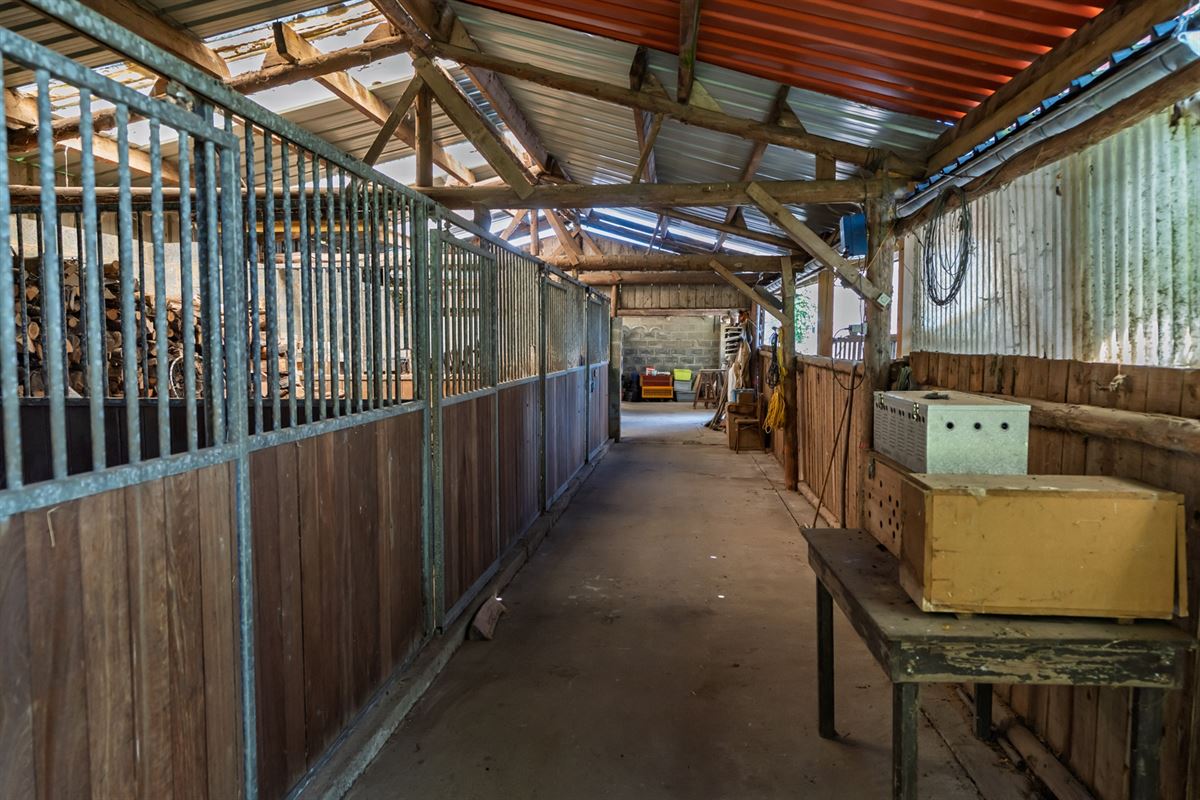 Fermette rénovée sur +- 36a ou + (poss. 5ha 40a)