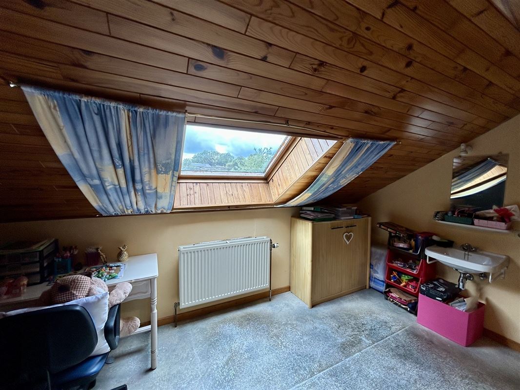 Fermette 3 ch. ou + avec appartement 3 ch., 15a 63ca