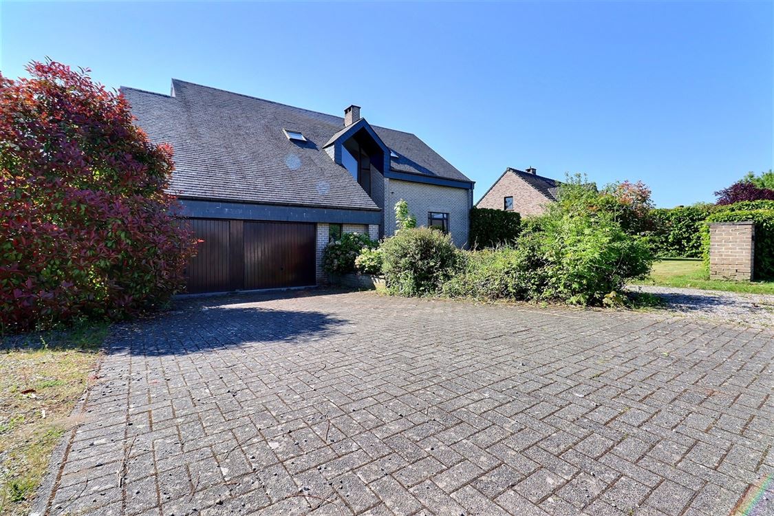 Villa/maison/ferme à PROFONDEVILLE (5 chambres)
