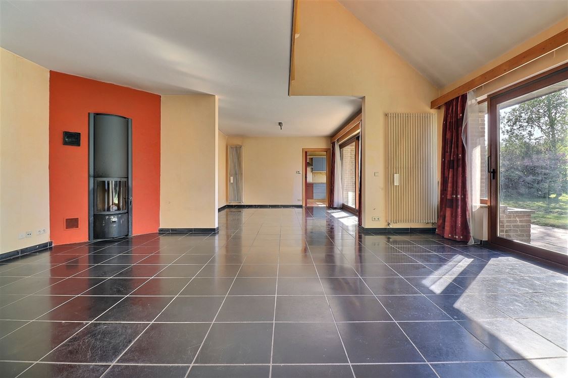 Villa/maison/ferme à PROFONDEVILLE (5 chambres)