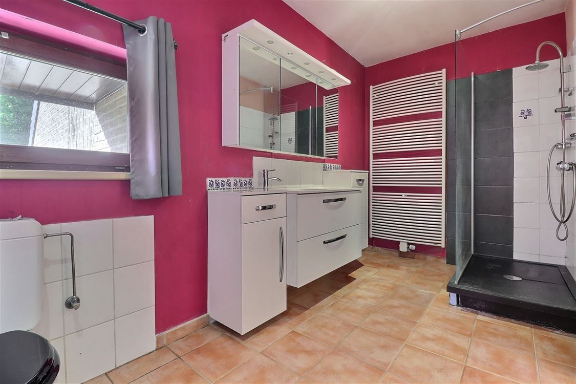 Villa/maison/ferme à PROFONDEVILLE (5 chambres)