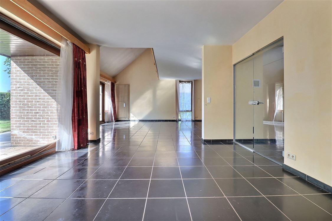 Villa/maison/ferme à PROFONDEVILLE (5 chambres)