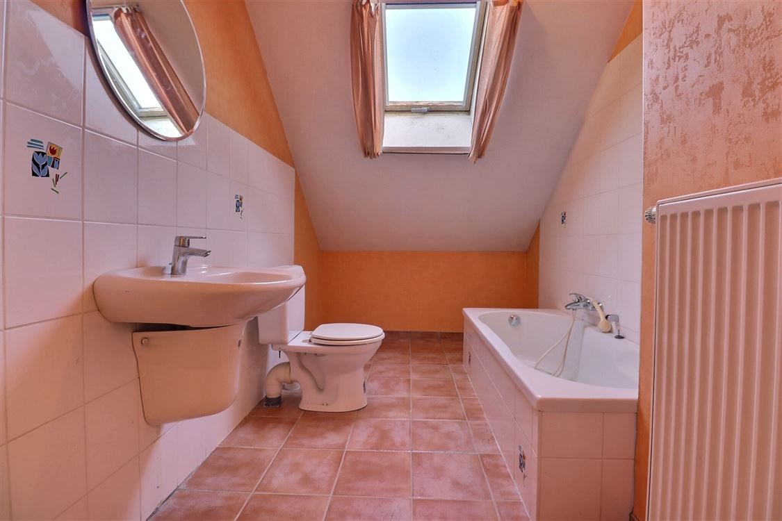 Villa/maison/ferme à PROFONDEVILLE (5 chambres)