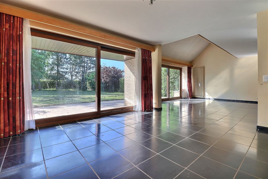 Villa/maison/ferme à PROFONDEVILLE (5 chambres)