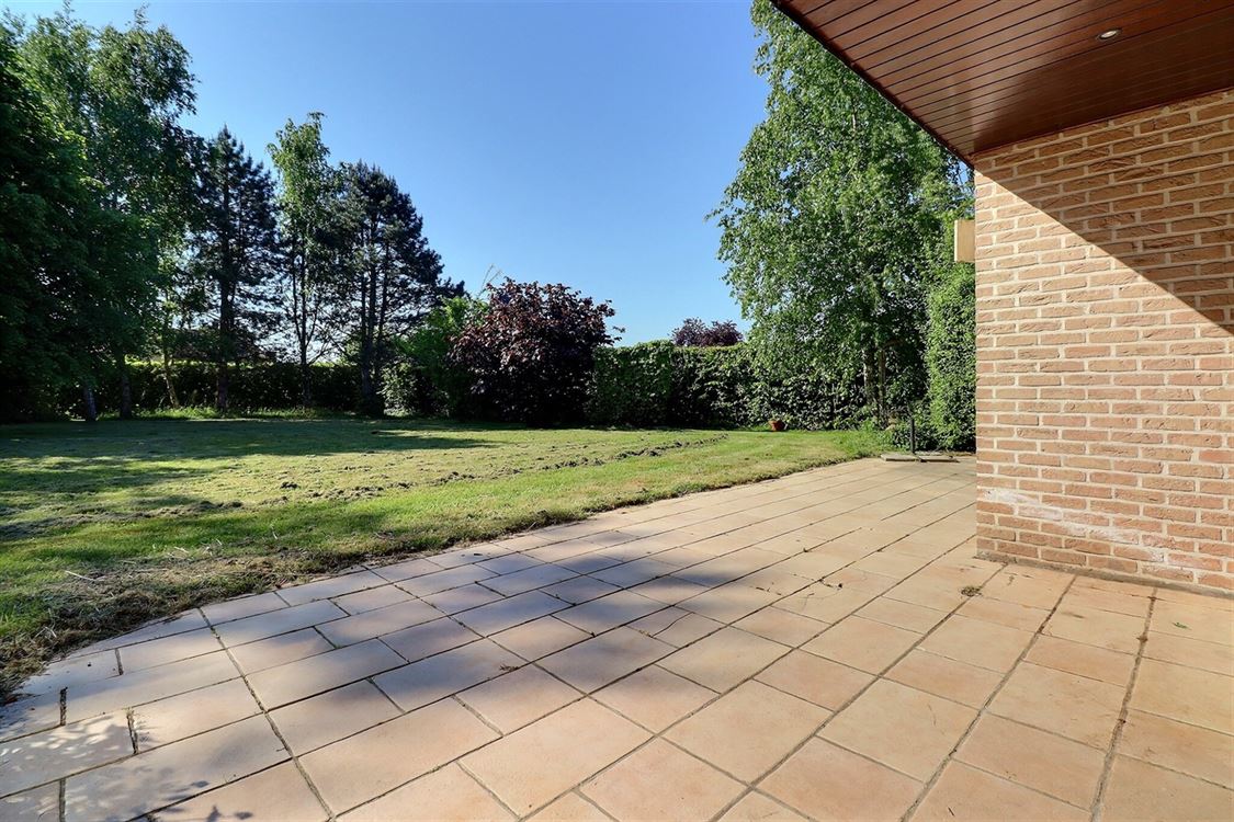 Villa/maison/ferme à PROFONDEVILLE (5 chambres)