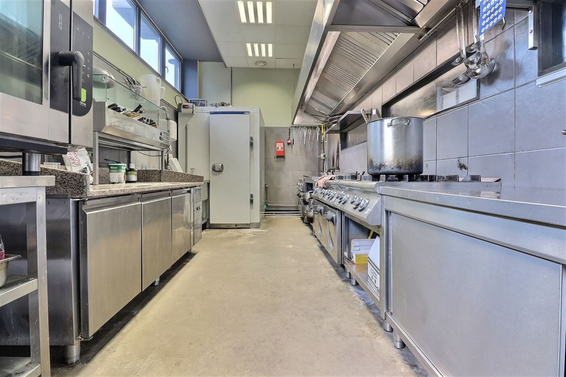 Local commercial à ERPENT (0 chambre)