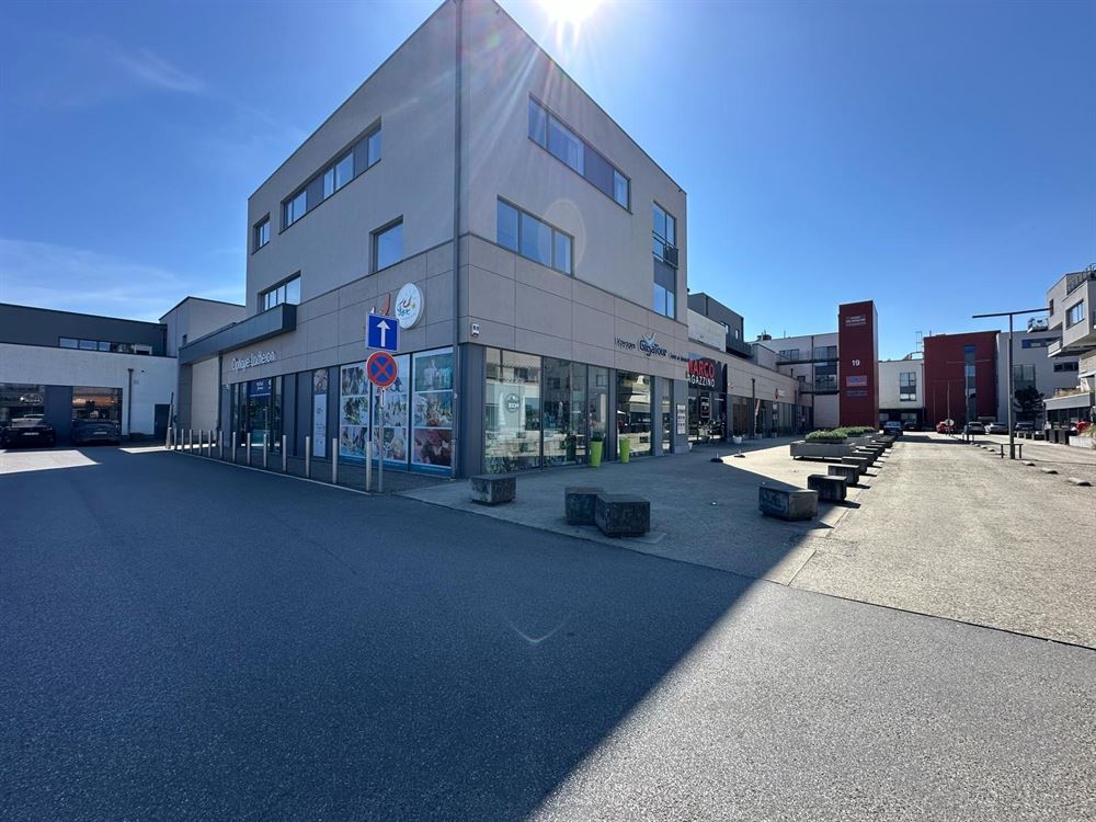 Local commercial à ERPENT (0 chambre)