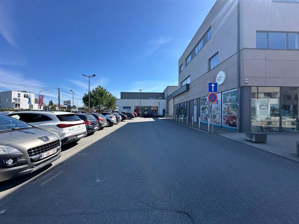 Local commercial à ERPENT (0 chambre)