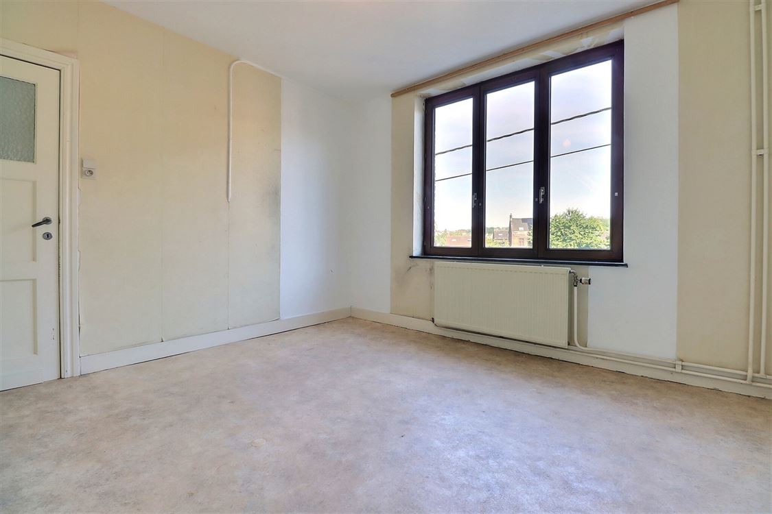 Villa/maison/ferme à FLAWINNE (4 chambres)