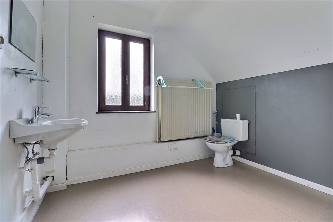 Villa/maison/ferme à FLAWINNE (4 chambres)
