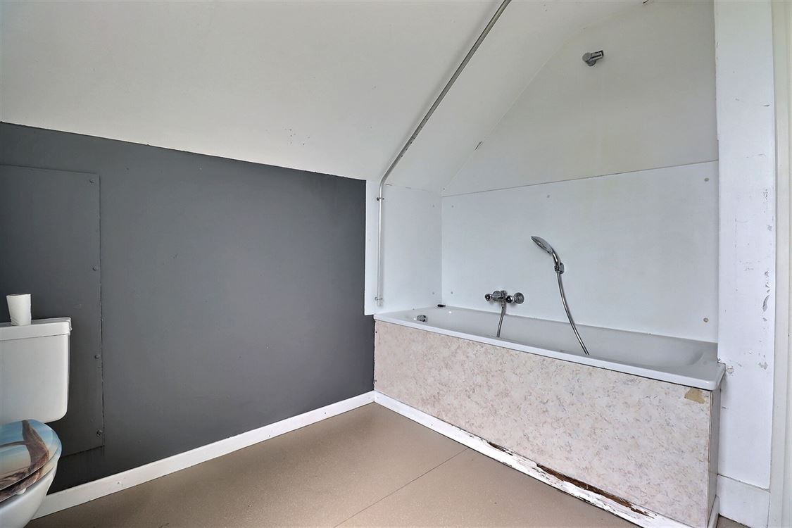 Villa/maison/ferme à FLAWINNE (4 chambres)